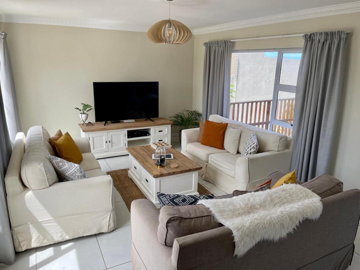 'On Point' Beach House - Jeffreysbaai Buitenkant foto