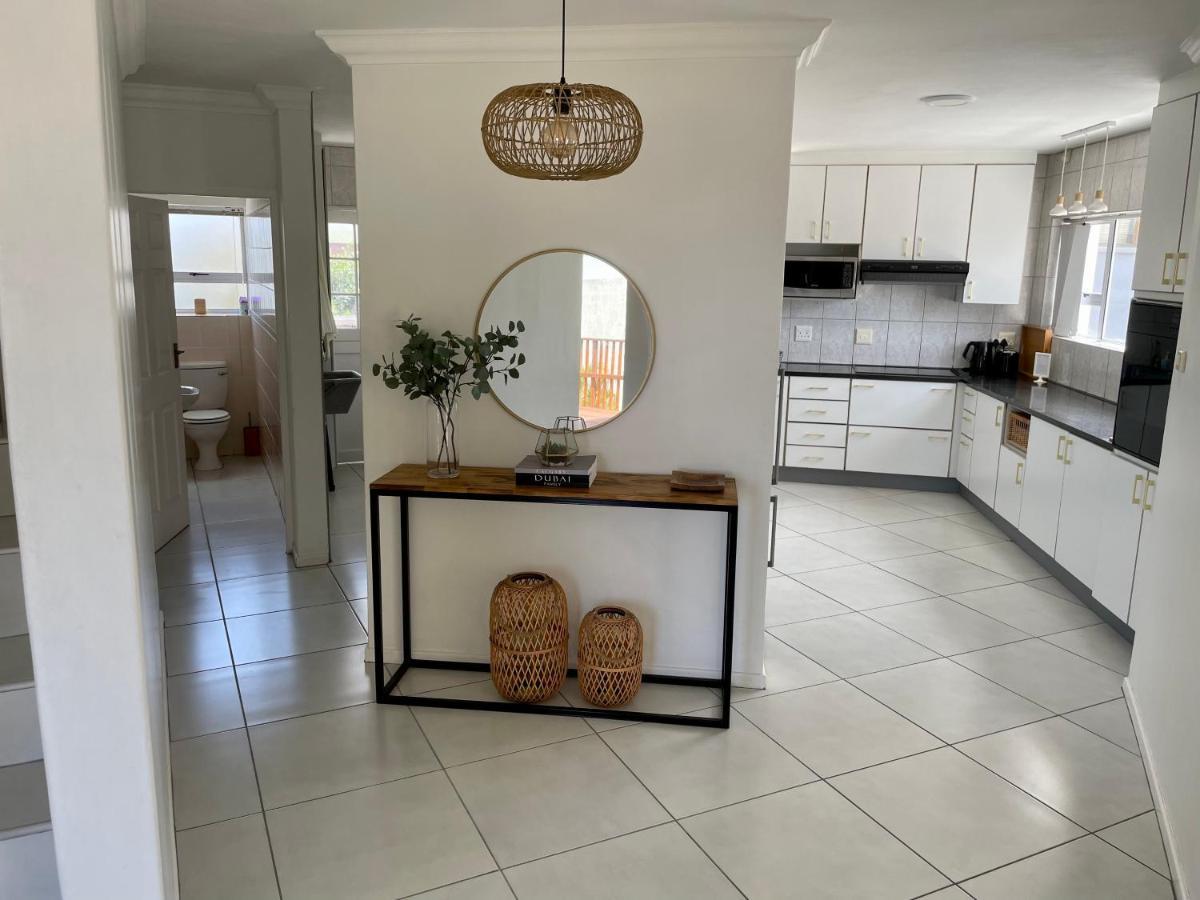 'On Point' Beach House - Jeffreysbaai Buitenkant foto