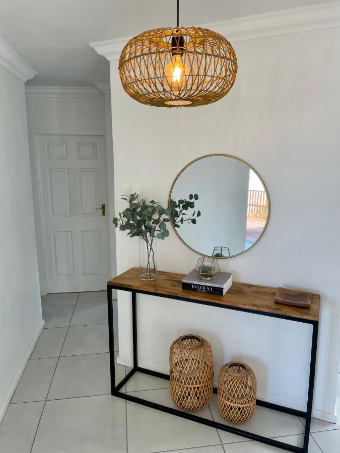 'On Point' Beach House - Jeffreysbaai Buitenkant foto