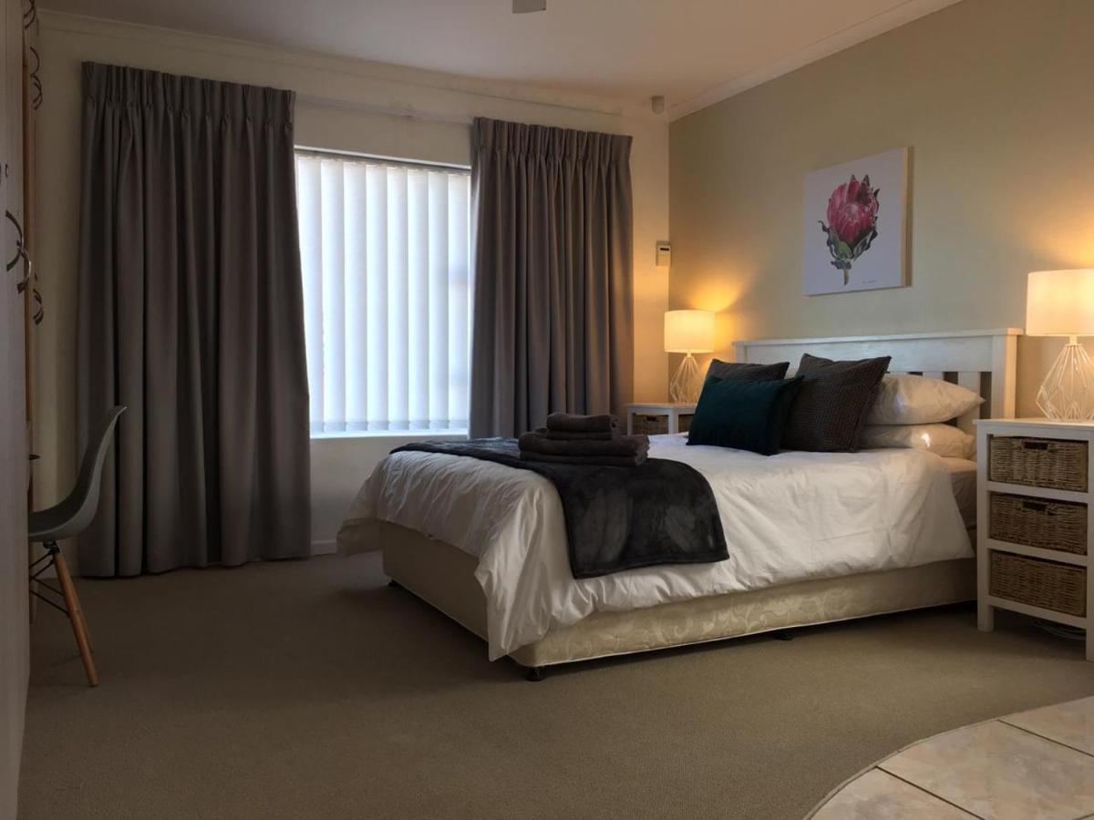 'On Point' Beach House - Jeffreysbaai Buitenkant foto